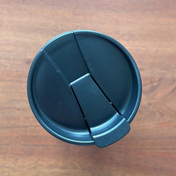 Starbucks Holiday Coffee Tea Travel Mug 16oz. Tumbler Sledding Dog - Picture 4 of 9